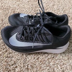 Nike Women’s WMNS Zoom Fly Trainers